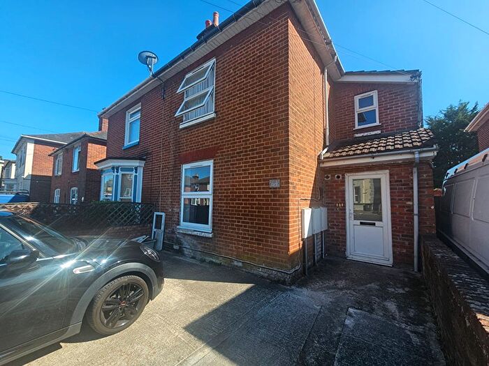 1 Bedroom Flat To Rent In Waterloo Road, Southampton, SO15