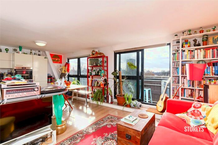 2 Bedroom Flat To Rent In Triangle Road, London Fields, Hackney, E8