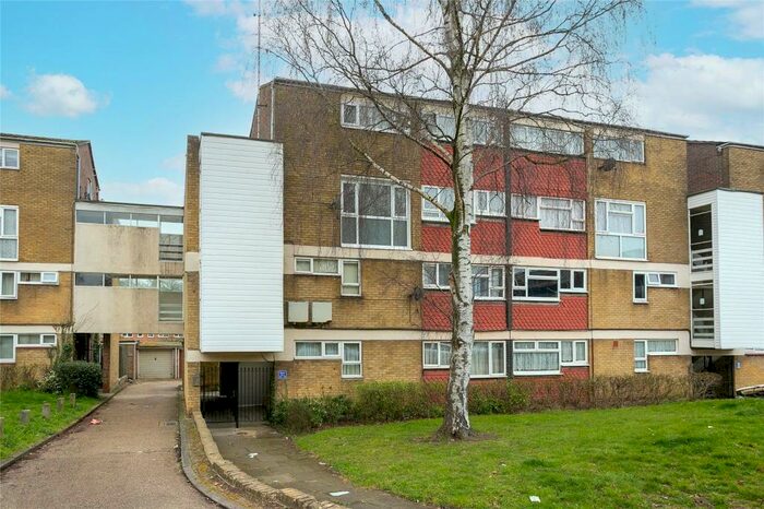 3 Bedroom Maisonette To Rent In Fennycroft Road, Hemel Hempstead, Hertfordshire, HP1