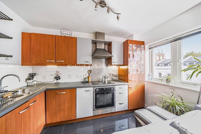2 Bedroom Flat To Rent In Upper Tooting Road, London, SW17