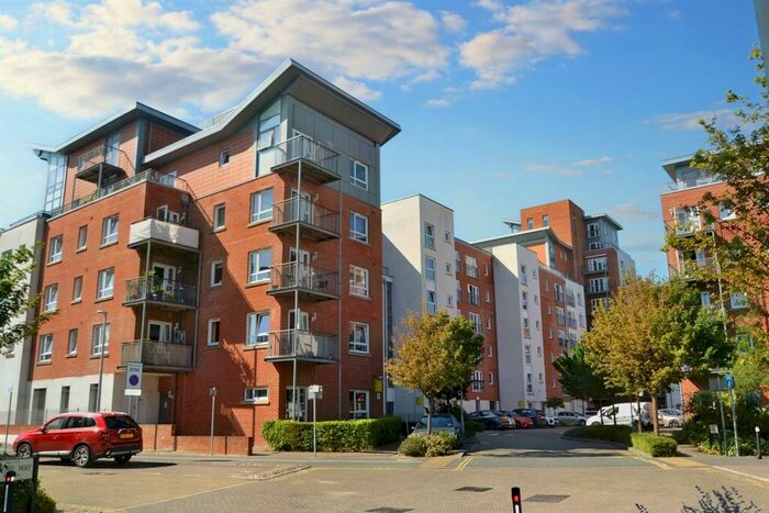 2 Bedroom Flat To Rent In Poole, BH15