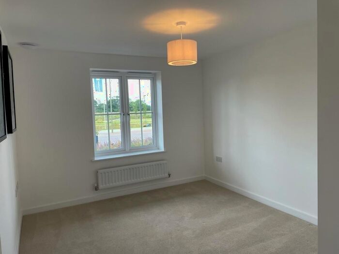 2 Bedroom Flat To Rent In Franklin Gardens, Didcot, OX11