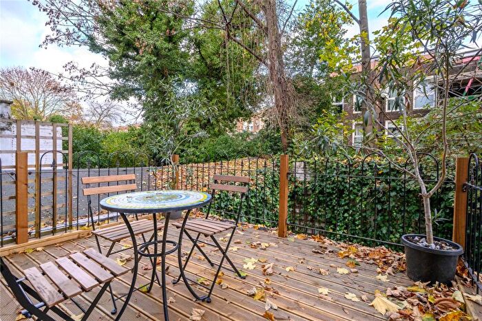 1 Bedroom Apartment To Rent In City Road, Angel, Islington, London, EC1V