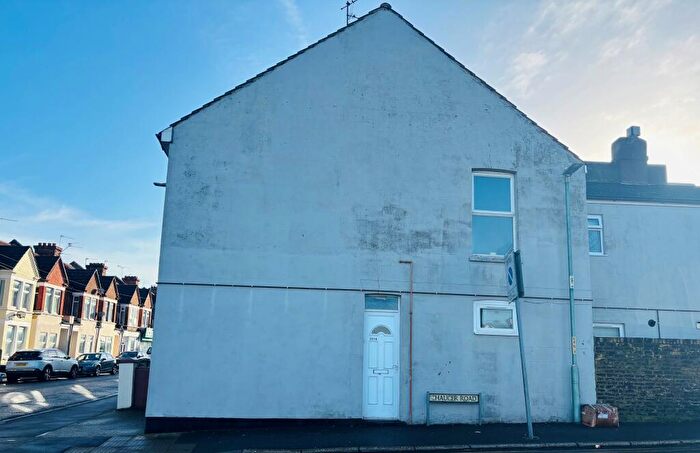 1 Bedroom Flat To Rent In Canterbury Street, Gillingham, ME7