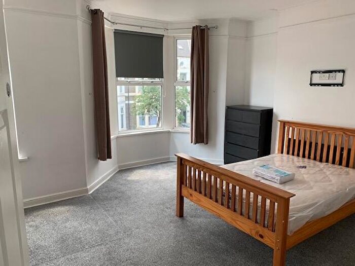 4 Bedroom Flat To Rent In Connaught Road, Cardiff, CF24