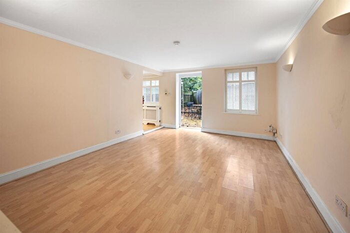 3 Bedroom Flat To Rent In Primrose Gardens, Belsize Park, NW3
