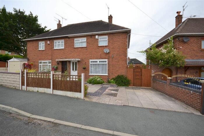 3 Bedroom Semi-Detached House To Rent In Wentworth Grove, Stoke-On-Trent, ST1
