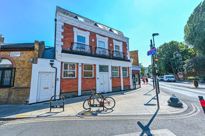 2 Bedroom Maisonette To Rent In Boleyn Road, Stoke Newington, London, N16