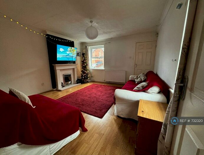 2 Bedroom End Of Terrace House To Rent In Laneside Gardens, Morley, Leeds, LS27