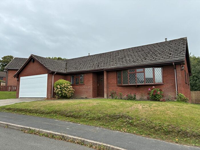 3 Bedroom Bungalow To Rent In Lake View Avenue, Chesterfield, S40