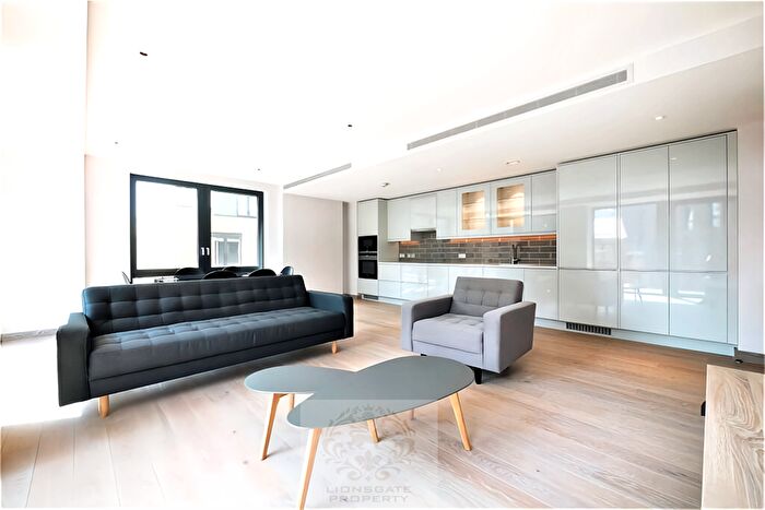 3 Bedroom Flat To Rent In Drapers Yard, London, SW18