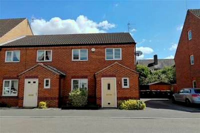 3 Bedroom Semi-Detached House To Rent In Sherwood Street, Hucknall, NG15