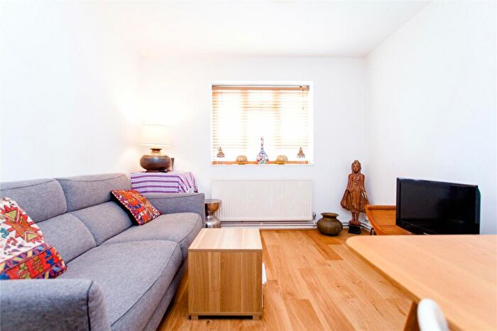 1 Bedroom Flat To Rent In Halton Road, Angel, N1