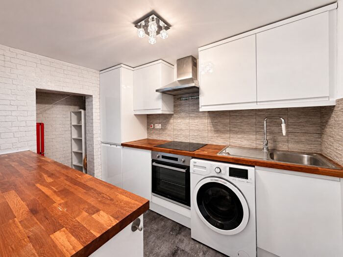 2 Bedroom Flat To Rent In Church Road, Upper Norwood, Croydon, London, SE19