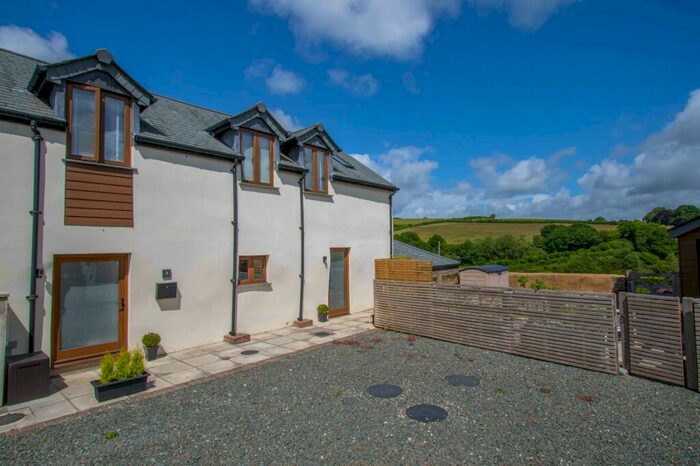 3 Bedroom Barn Conversion For Sale In Chillaton, Devon, PL16
