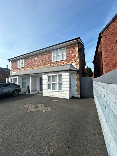 3 Bedroom Property To Rent In Raymond Avenue, Stockton Heath, WA4