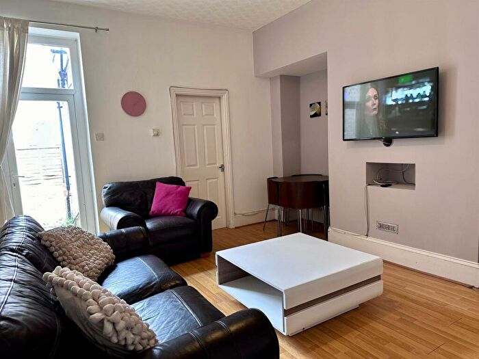 3 Bedroom Apartment To Rent In Ashleigh Grove, West Jesmond, NE2