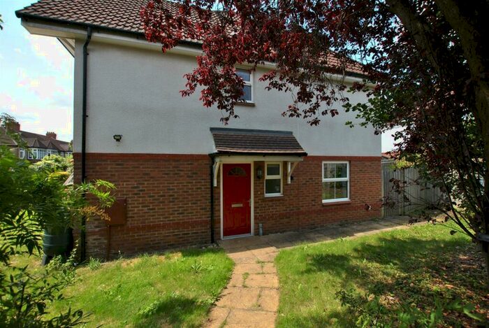 3 Bedroom Semi-Detached House To Rent In Tennis Road, Bristol, BS4