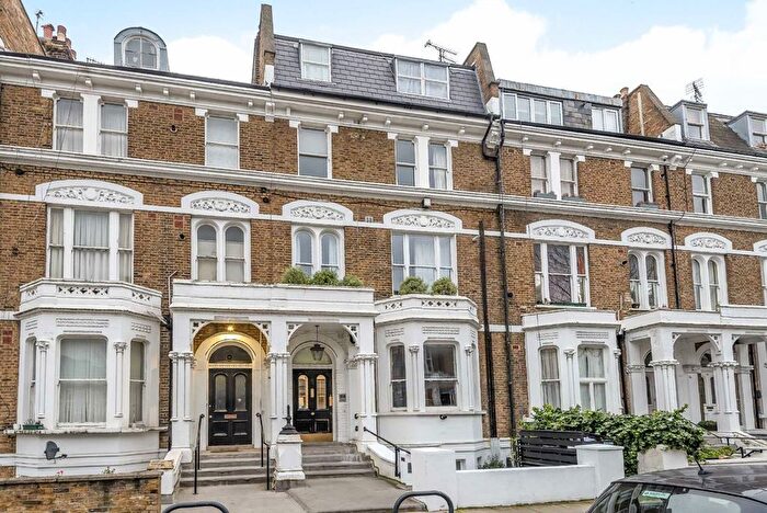 Studio To Rent In Sinclair Road, Shepherds Bush, W14