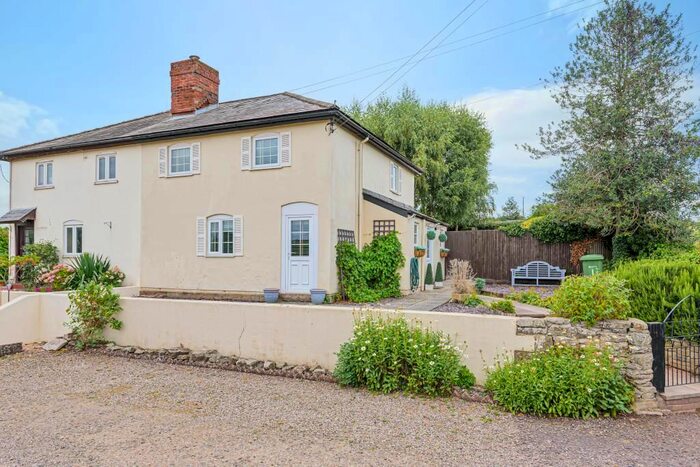 3 Bedroom Semi-Detached House For Sale In Upper Lyde, Herefordshire, HR4
