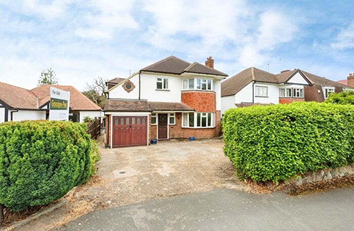 3 Bedroom Detached House For Sale In Randalls Road, Leatherhead, Surrey, KT22