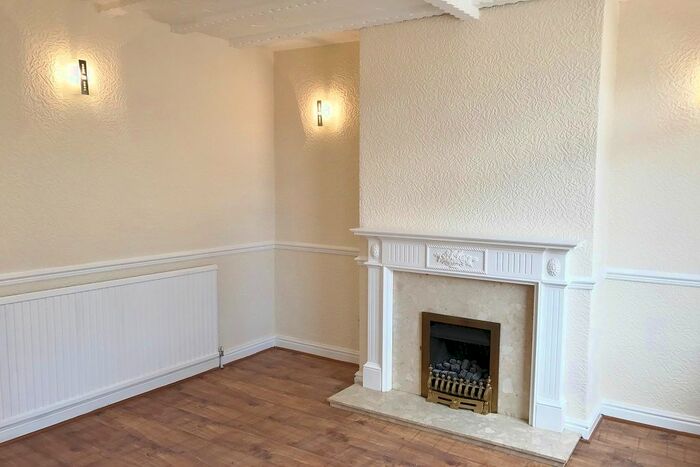 3 Bedroom End Of Terrace House To Rent In West Street, Hucknall, Nottingham, NG15