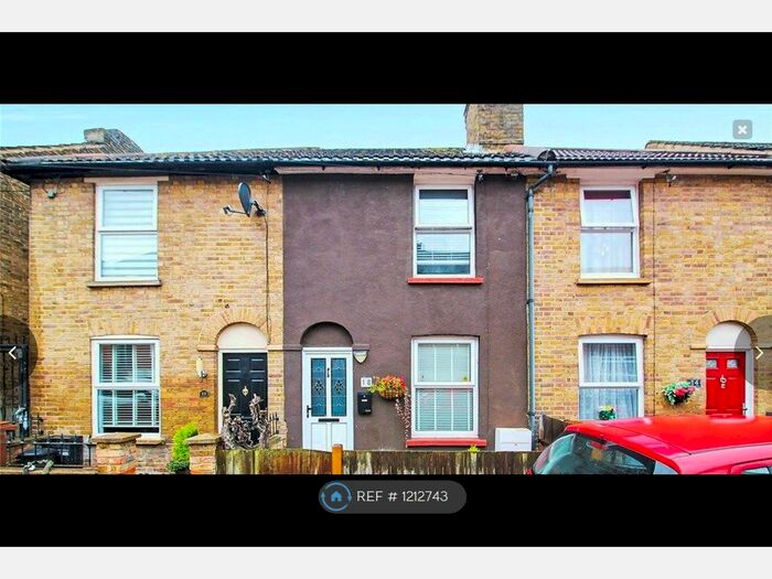 2 Bedroom Terraced House To Rent In Kings Road, Chatham, ME5