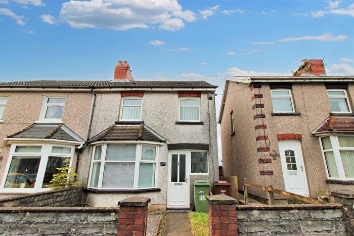 3 Bedroom Semi-Detached House To Rent In Derwendeg Avenue, Cefn Hengoed, Hengoed, CF82