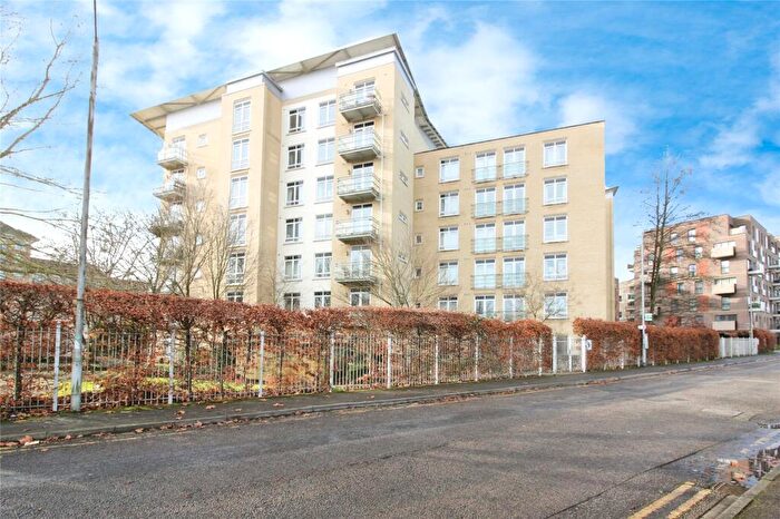 2 Bedroom Apartment For Sale In The Meridian, Kenavon Drive, Reading, RG1