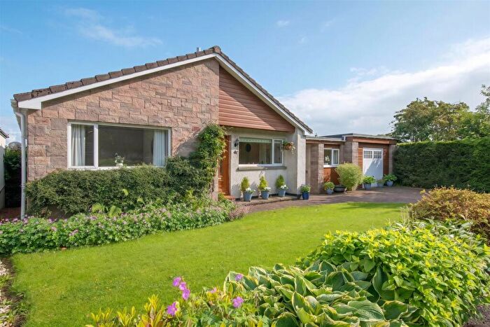 3 Bedroom Detached Bungalow For Sale In Innerdownie Place, Dollar, FK14