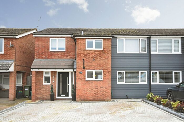 4 Bedroom Semi Detached House For Sale In Sherwood Way, Feering, Colchester, CO5