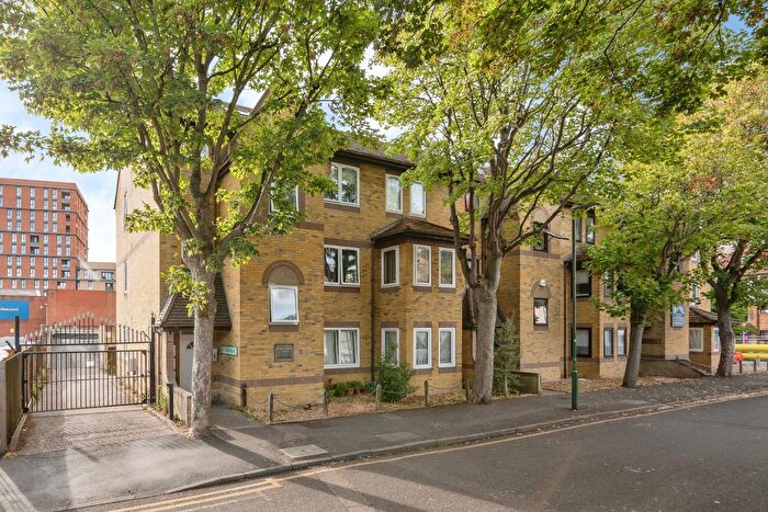2 Bedroom Flat For Sale In Lewis Road, Sutton, SM1