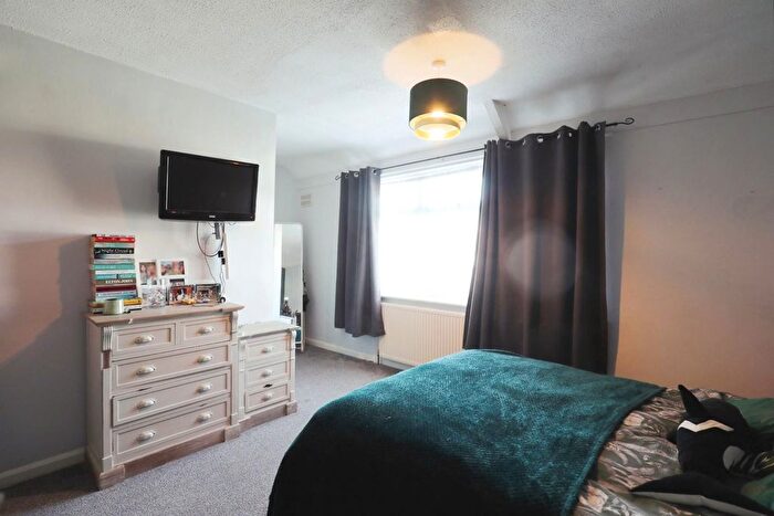 2 Bedroom Terraced House For Sale In Burlington Avenue, York, YO10