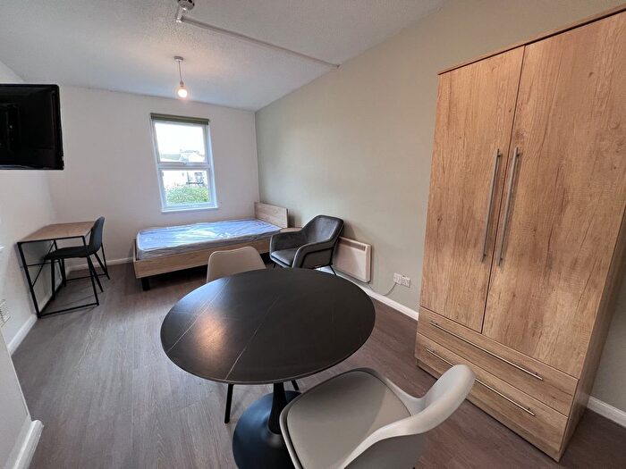 1 Bedroom Flat To Rent In Wells Road, Bath, BA2