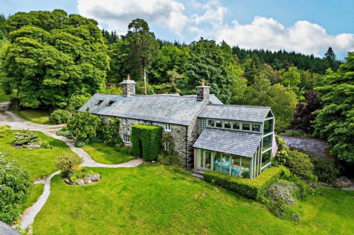6 Bedroom Detached House For Sale In Pentre Llyn Cymmer, Cerrigydrudion, Corwen, LL21