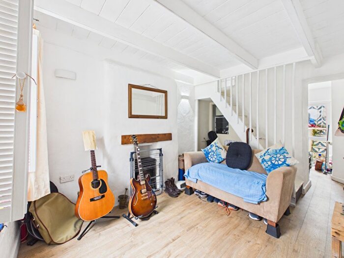 1 Bedroom Cottage For Sale In Helston Road, Penryn, TR10