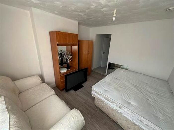 1 Bedroom Studio To Rent In Donnington Bridge Road, Oxford, OX4