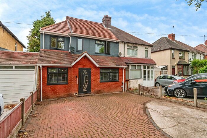 5 Bedroom Semi-Detached House For Sale In Walstead Road, Walsall, WS5