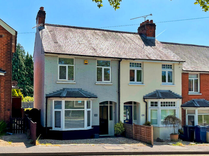 4 Bedroom Semi-Detached House To Rent In Farnborough Road, Farnham, GU9