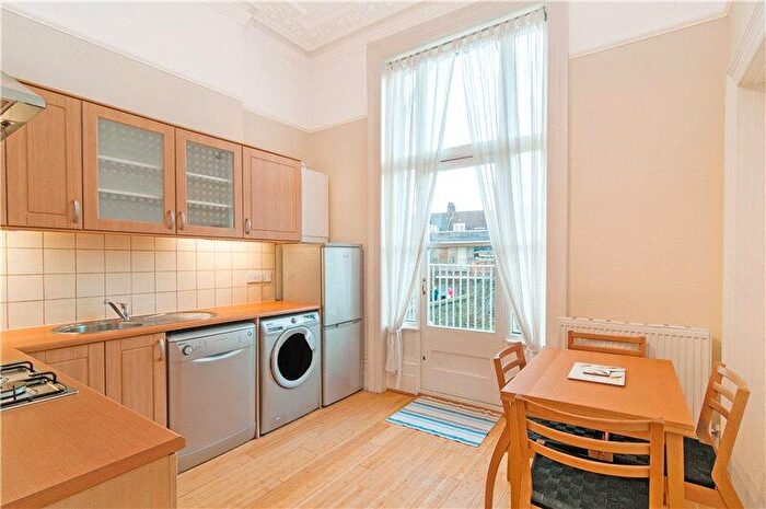 1 Bedroom Apartment To Rent In Nightingale Mansions, Nightingale Lane, London, SW12