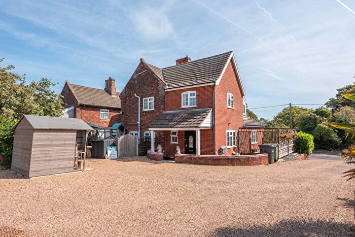 5 Bedroom Semi-Detached House For Sale In Crossdale Street, Northrepps, NR27