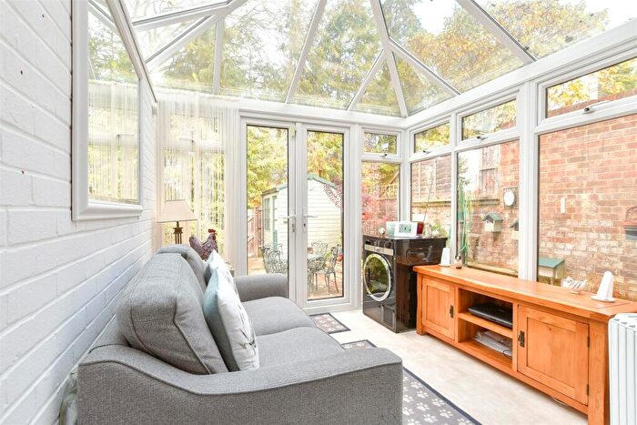 3 Bedroom Terraced House For Sale In Hook Close, Chatham, Kent, ME5