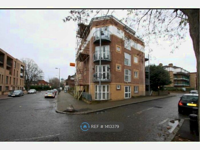 1 Bedroom Flat To Rent In Chandlers Court, London, SE16