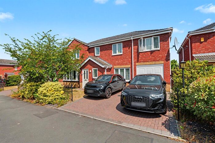 5 Bedroom Detached House For Sale In Woodyard Lane, Wollaton, NG8