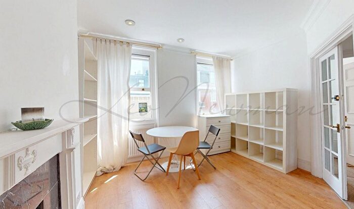 2 Bedroom Flat To Rent In Nottingham Street, Marylebone, W1U