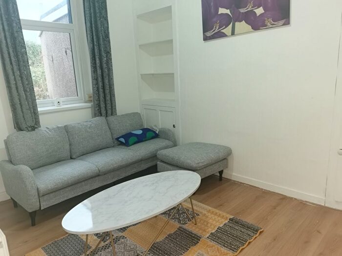 3 Bedroom Semi-Detached House To Rent In Beach Street, Swansea, SA1