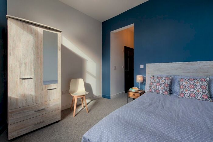 7 Bedroom House Of Multiple Occupation To Rent In Heywood Street, Bury, BL9