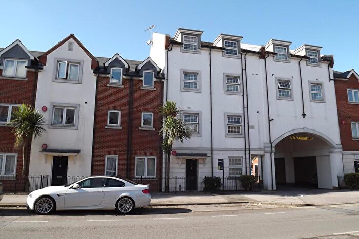 2 Bedroom Flat For Sale In Silver Street, Reading, RG1