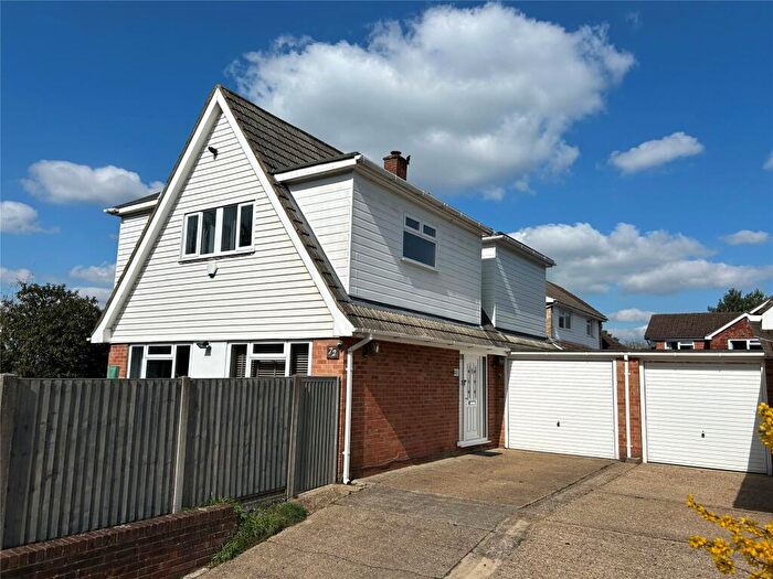 4 Bedroom Detached House For Sale In Mickle Hill, Sandhurst, Berkshire, GU47