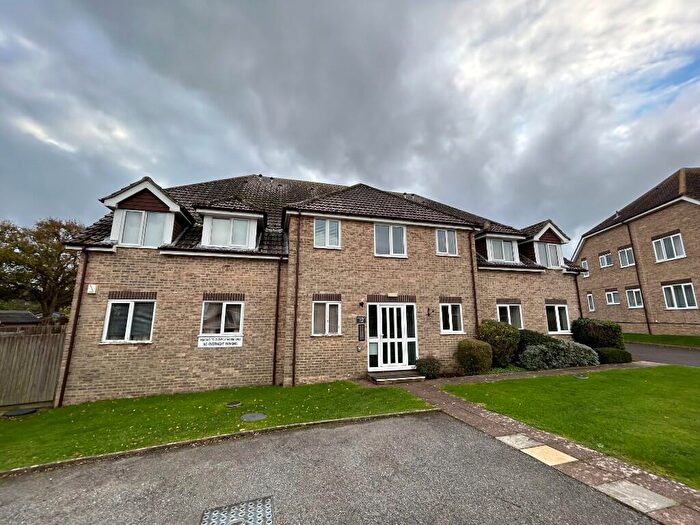 2 Bedroom Flat To Rent In Honeycrag Close, Polegate, BN26